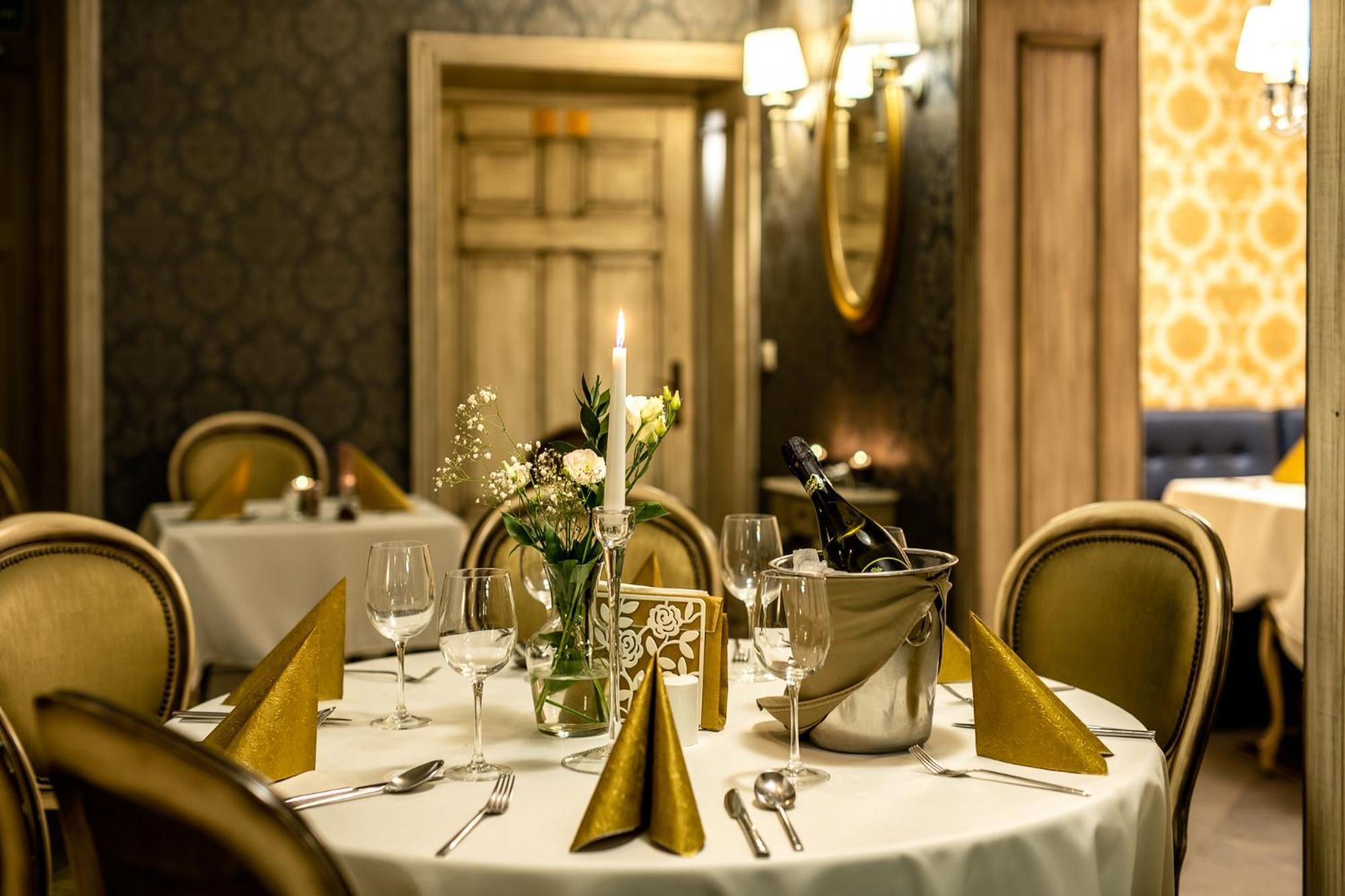 Berberys Park Hotel カジミエシュ・ドルニ エクステリア 写真