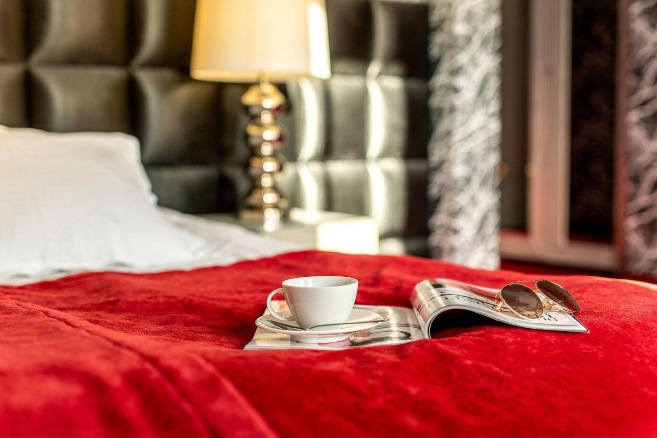 Berberys Park Hotel カジミエシュ・ドルニ エクステリア 写真