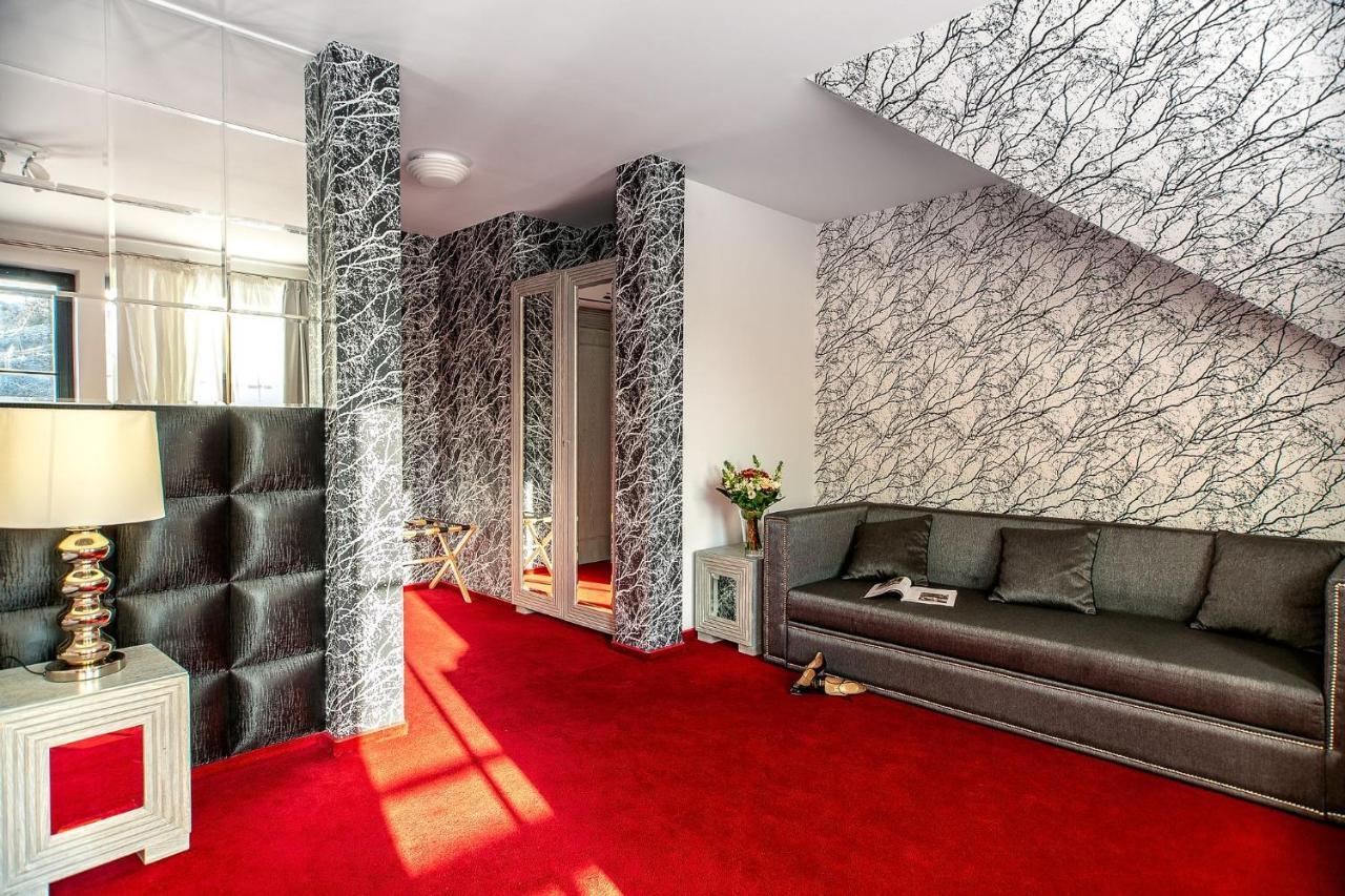 Berberys Park Hotel カジミエシュ・ドルニ エクステリア 写真
